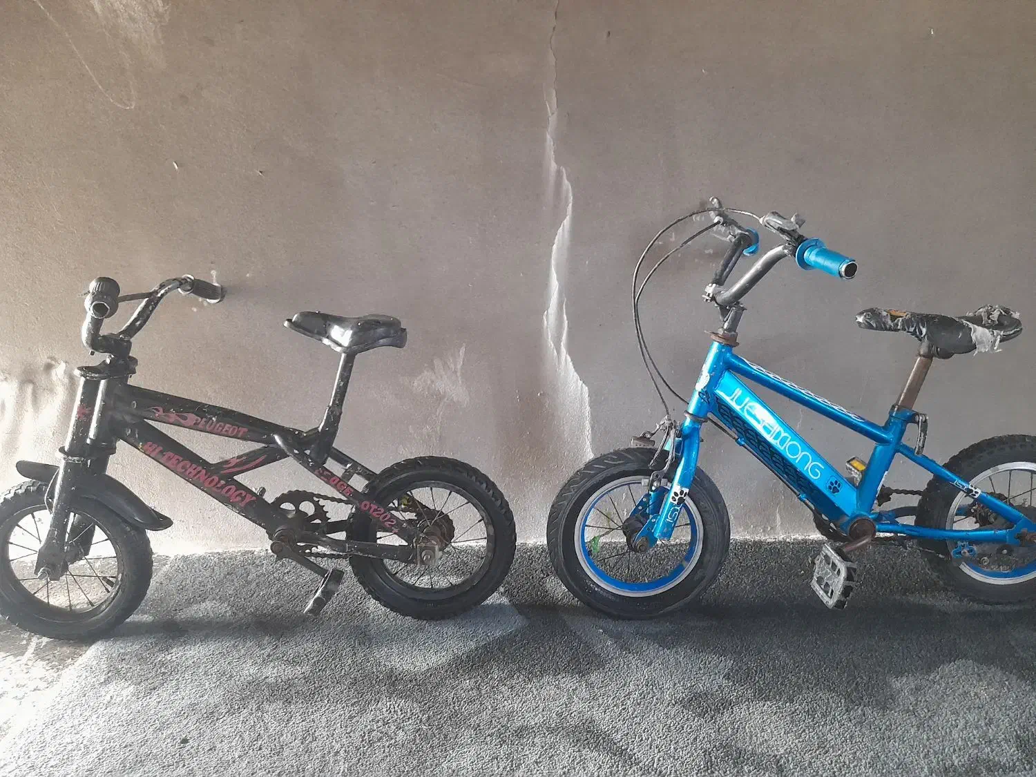 دوچرخه|دوچرخه، اسکیت، اسکوتر|گله دار, |دیوار