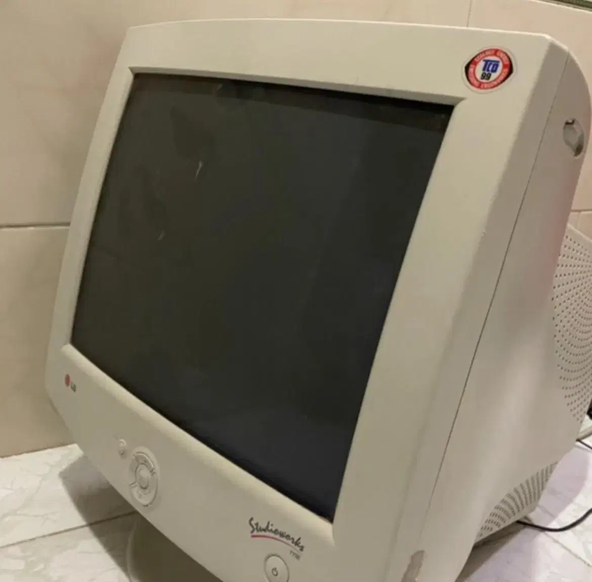 مانیتور lg 17 crt|قطعات و لوازم جانبی رایانه|اصفهان, فیض|دیوار