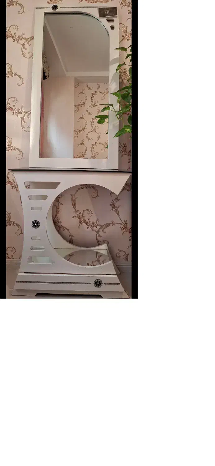 میز ارایش در حد نو|تخت و سرویس خواب|اردبیل, |دیوار