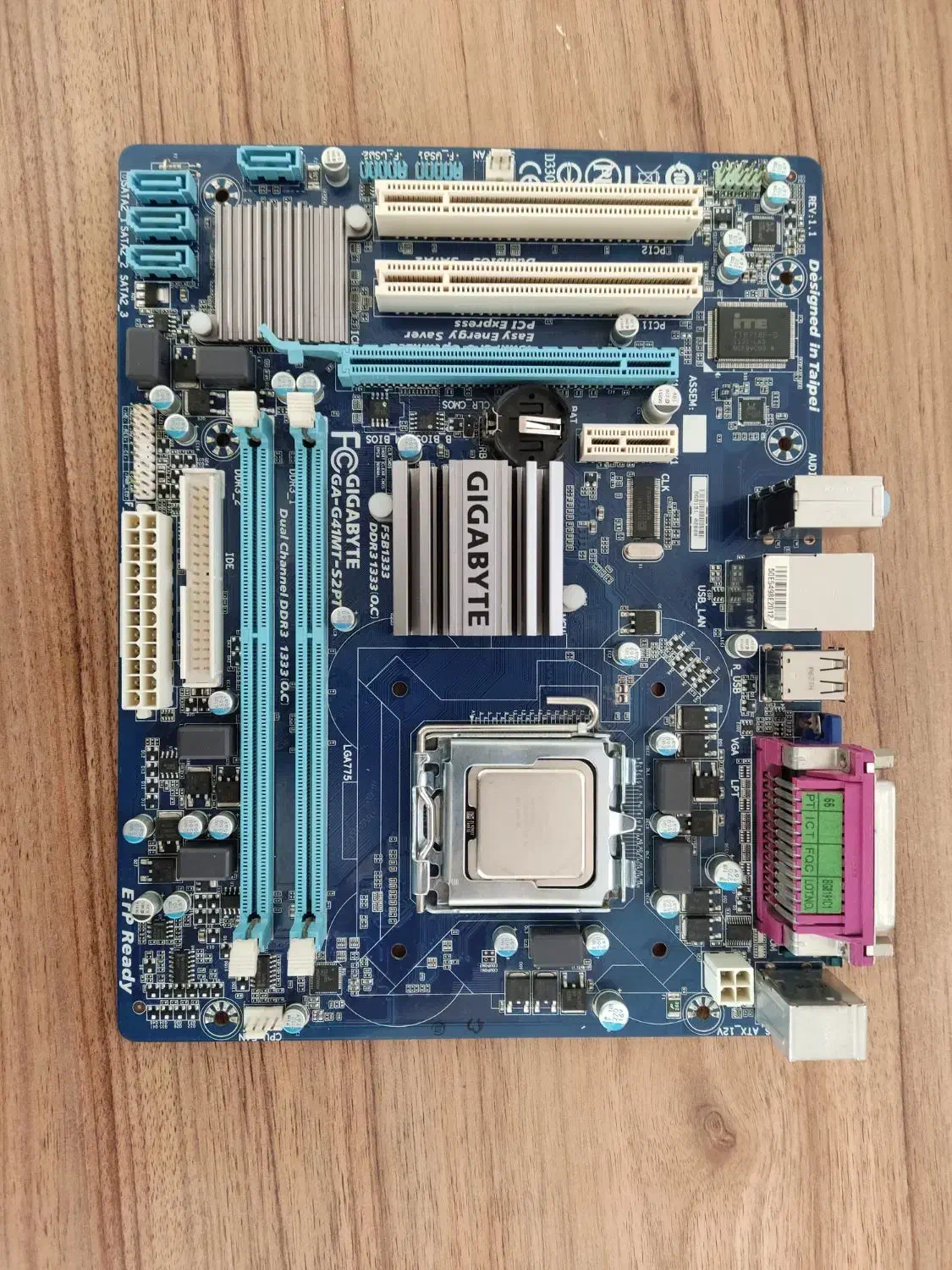 4 عدد مادربرد ایسوس و گیگابایت DDR3|قطعات و لوازم جانبی رایانه|خمینی‌شهر, |دیوار