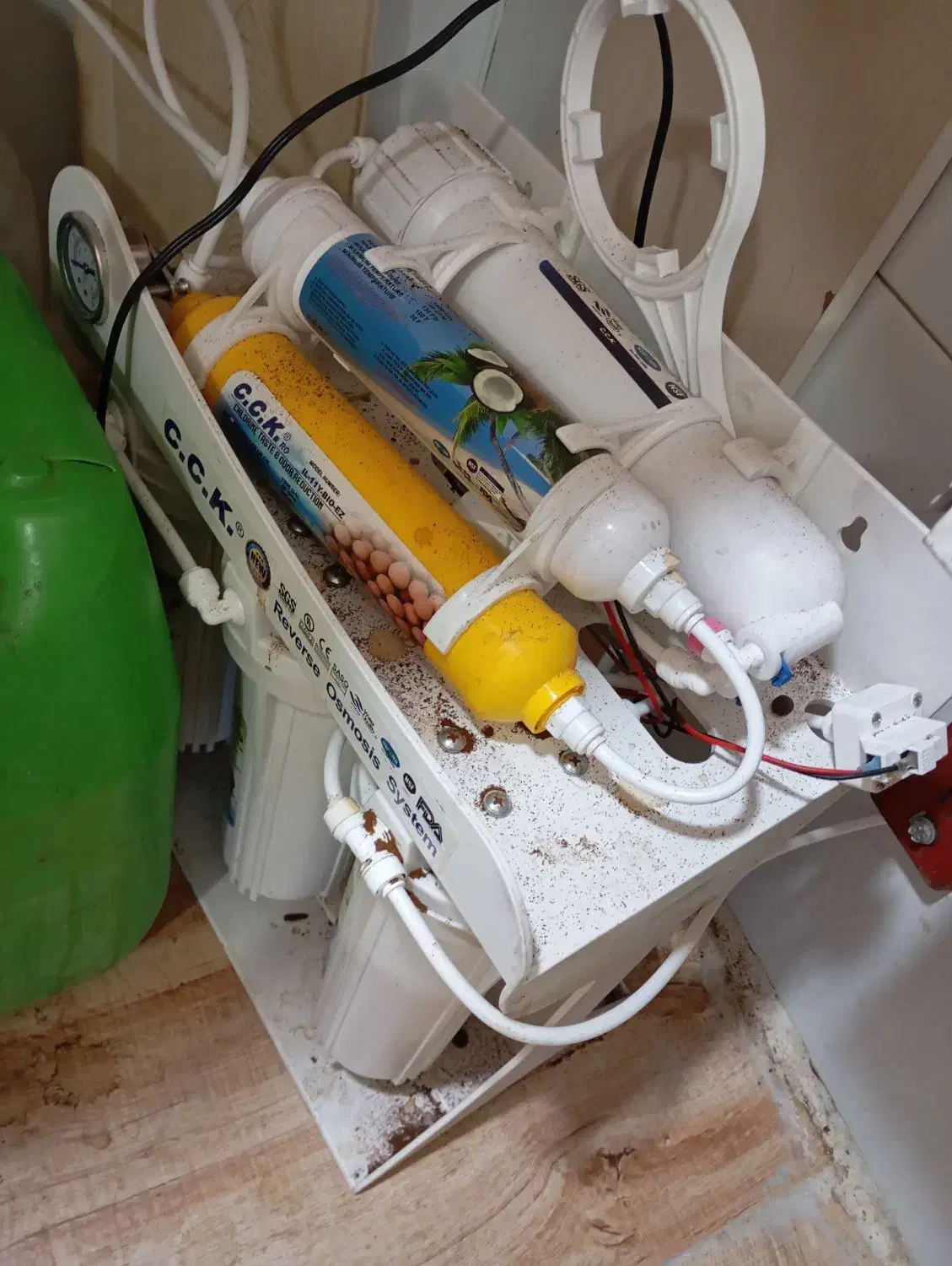 آب تصفیه کن  تایوانی هک شده نو یه ماه کار کرده|آب‌سردکن و تصفیه آب|دوگنبدان, |دیوار