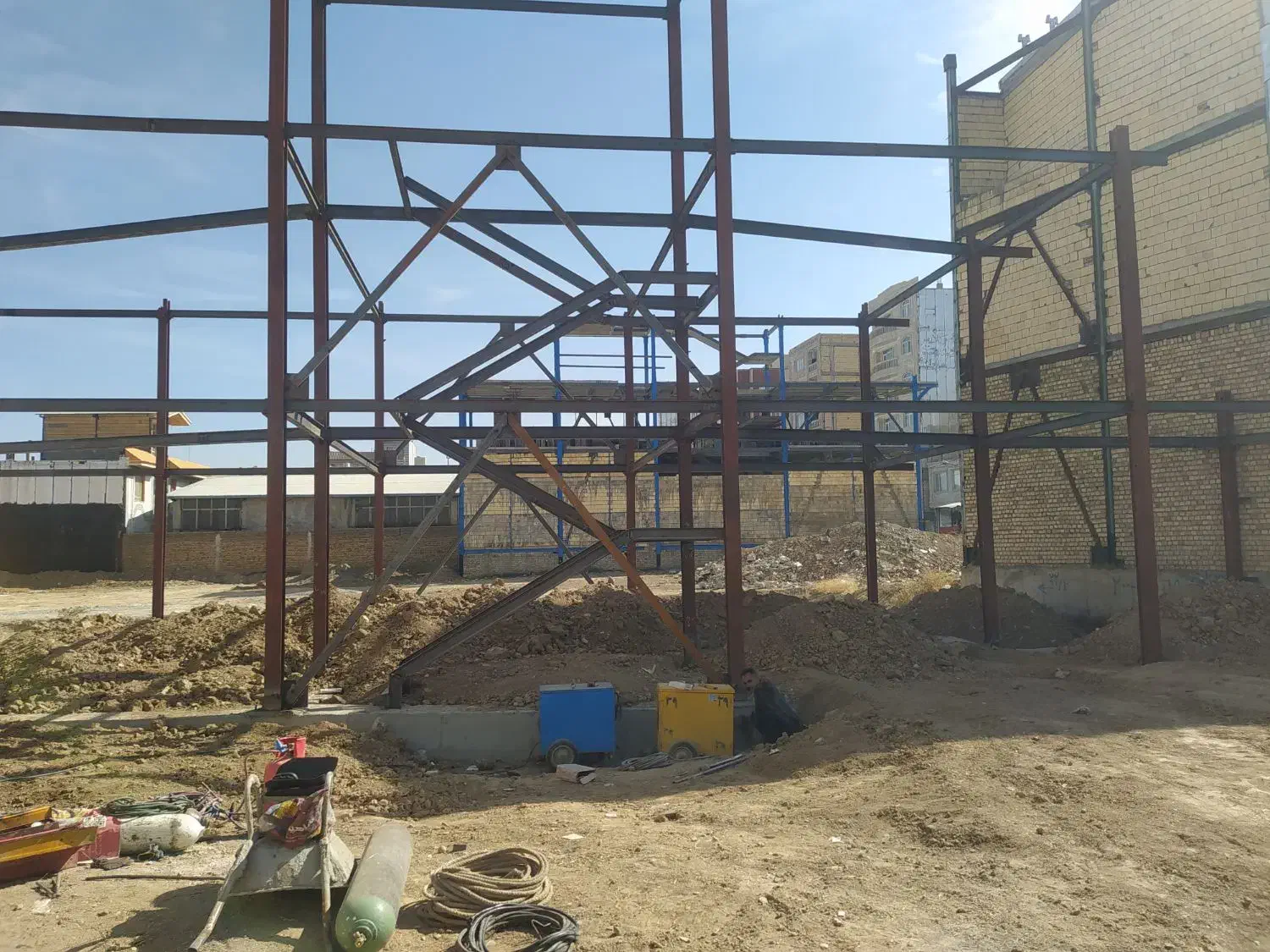 اجرای اسکلت فلزی|خدمات پیشه و مهارت|دورود, |دیوار