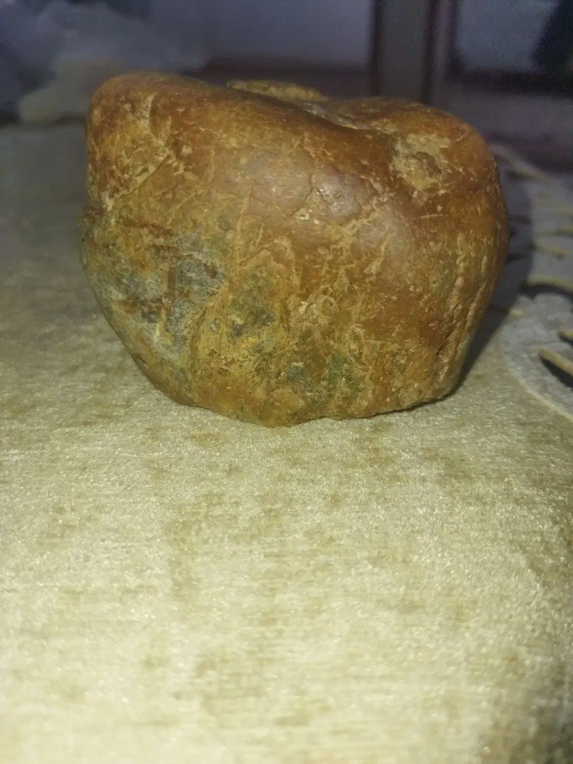 سنگ قیمتی یک عدد سنگ قیمتی تقریباً به وزن ی|کلکسیون اشیاء عتیقه|ارومیه, |دیوار