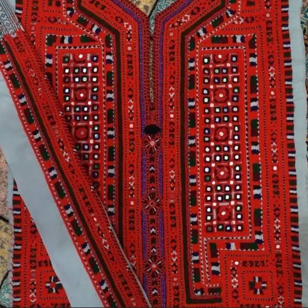 دوچ گر|لباس|ایرانشهر, |دیوار