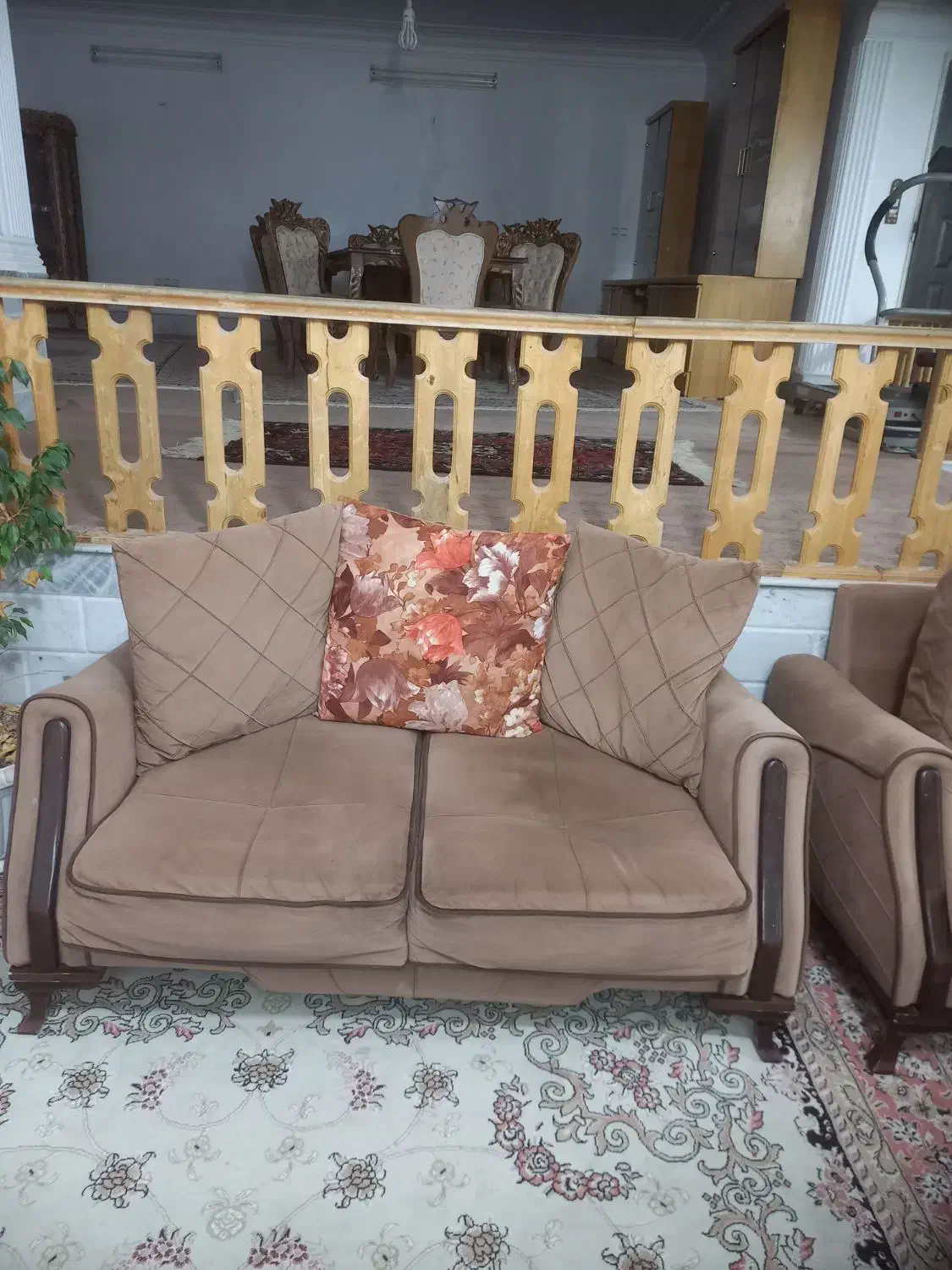 مبل راحتی|مبلمان خانگی و میز عسلی|تربتحیدریه, نواب صفوی|دیوار