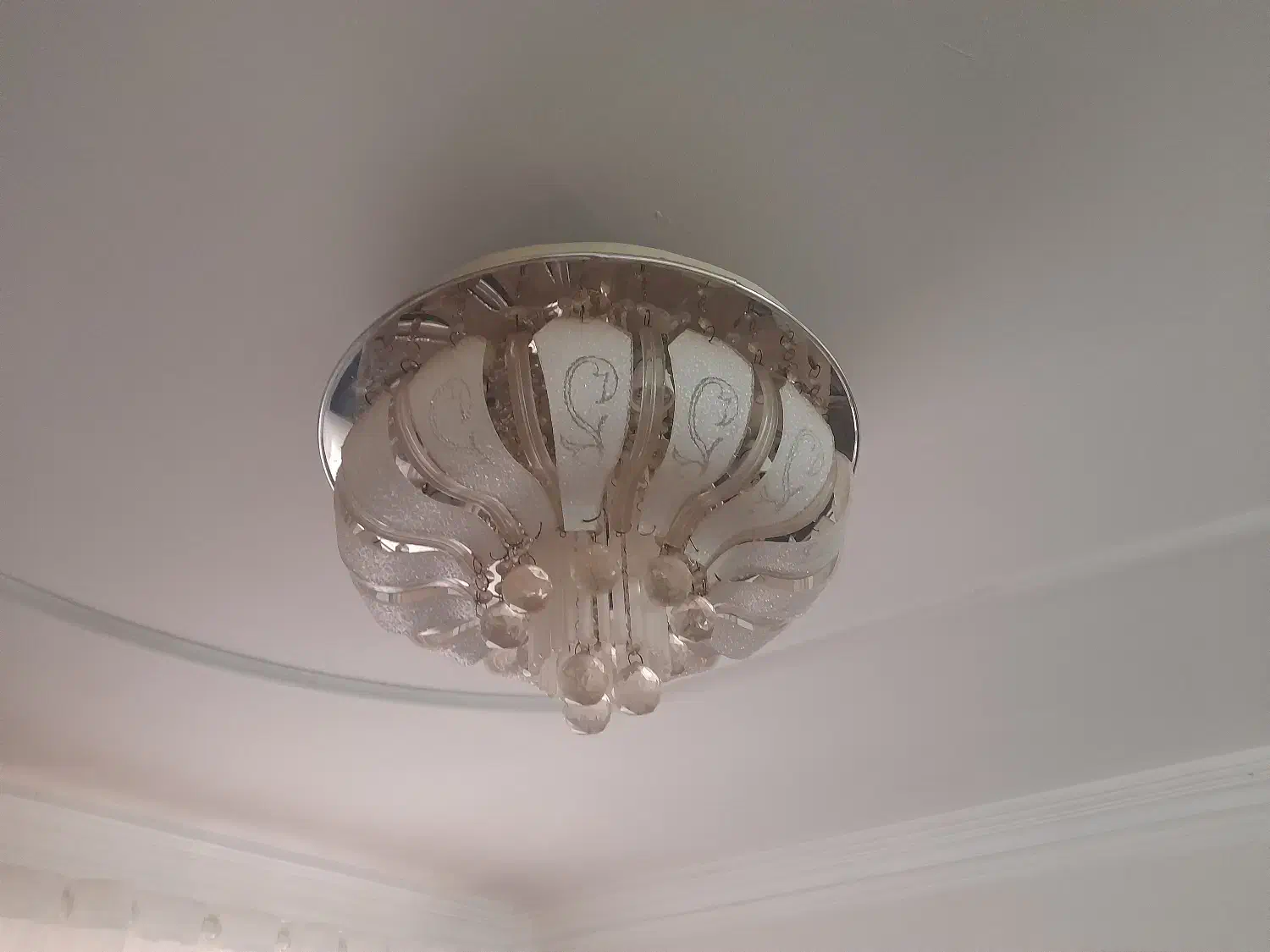 لوستر بزرگ دو عدد سالم|لوستر و چراغ آویز|رشت, استقامت ۱|دیوار