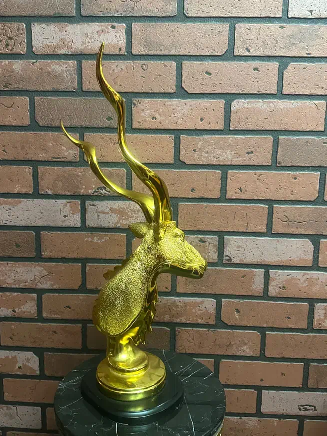 سردیس گوزن|مجسمه، تندیس، ماکت|تهران, باغ فیض|دیوار