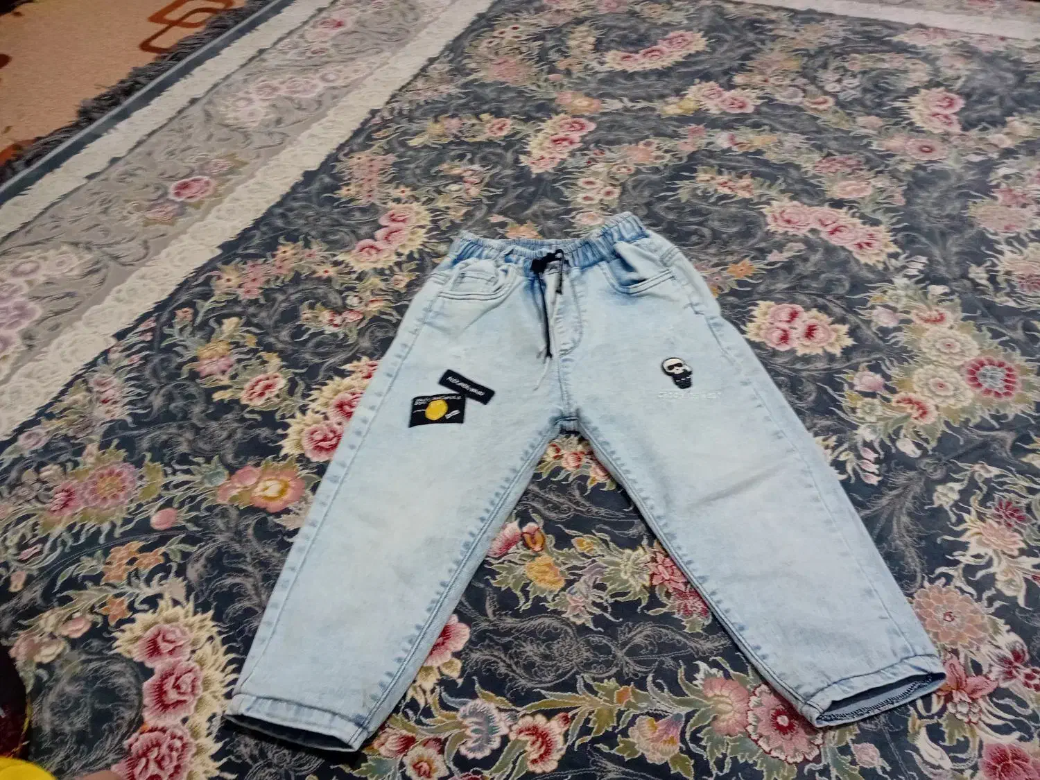 لباس بچگانه|لباس|قدس, شهرقدس|دیوار