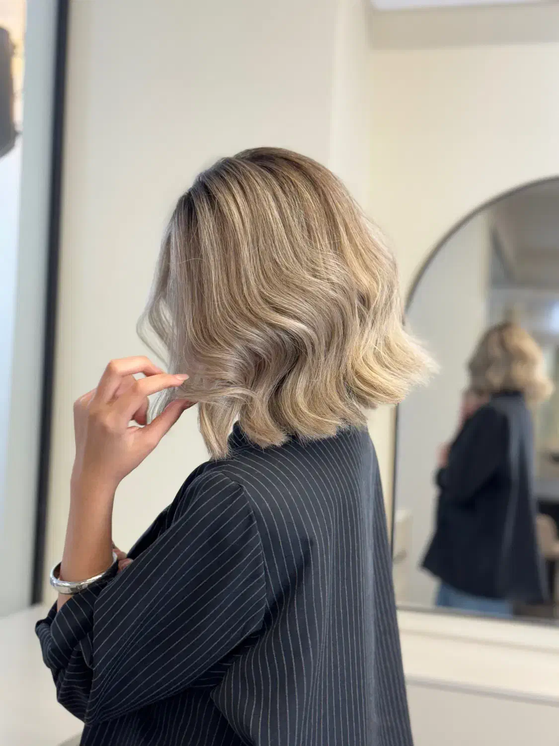 دستیار حرفه ایی رنگ ولایت|استخدام درمانی، زیبایی، بهداشتی|تهران, الهیه|دیوار