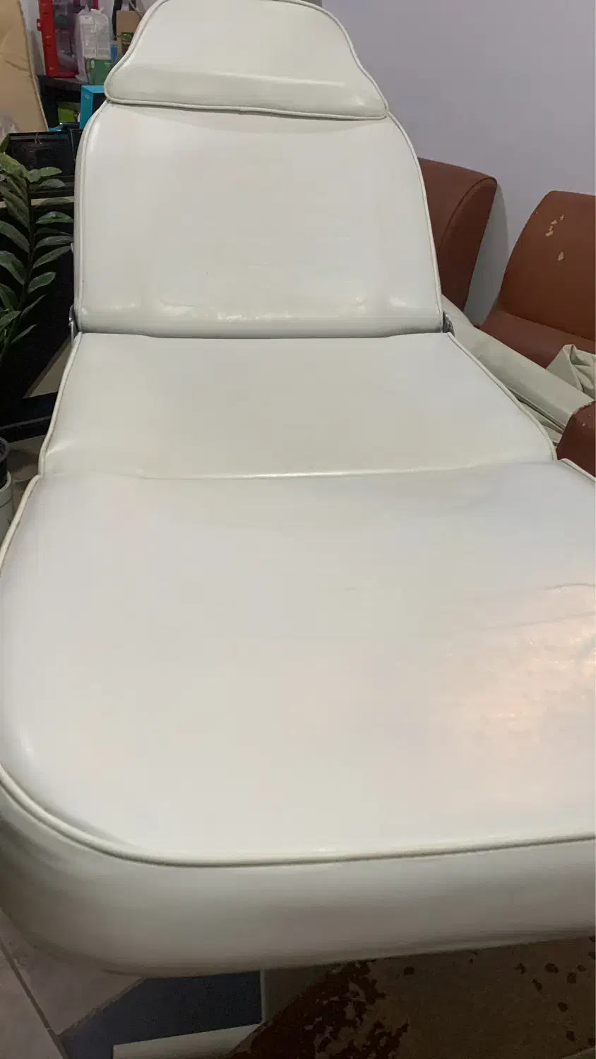 تخت ماساژ و پاکسازی پوست|آرایشی، بهداشتی، درمانی|کاشان, معلم|دیوار