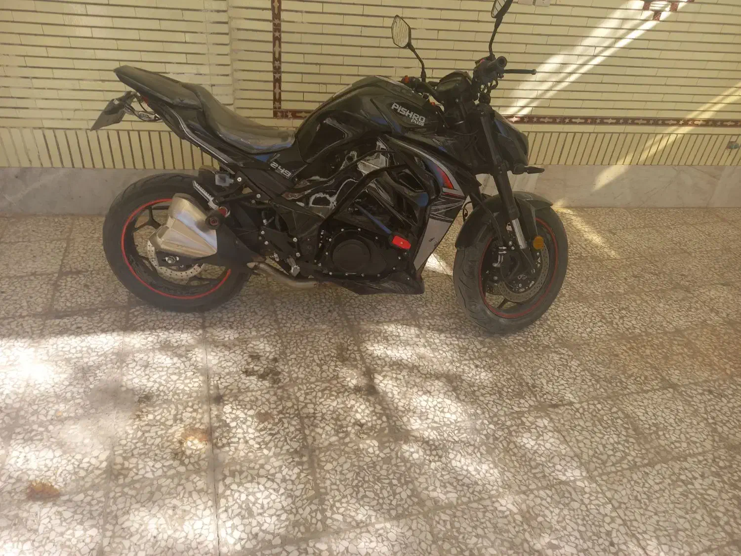 طرح z1000 پیشرو 1402|موتورسیکلت|خمینی‌شهر, |دیوار