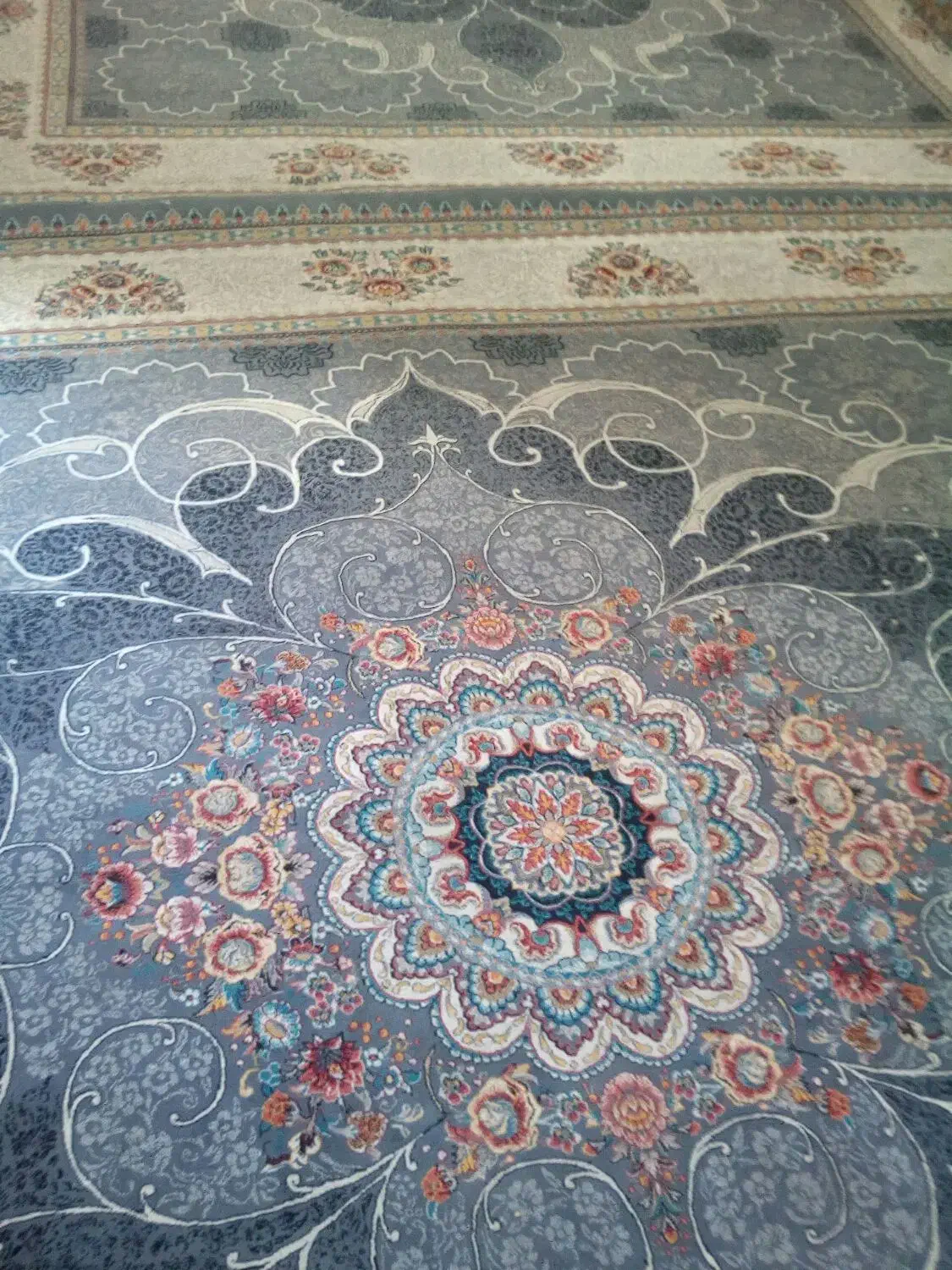 12متری جفت|فرش|قم, شاه ابراهیم|دیوار