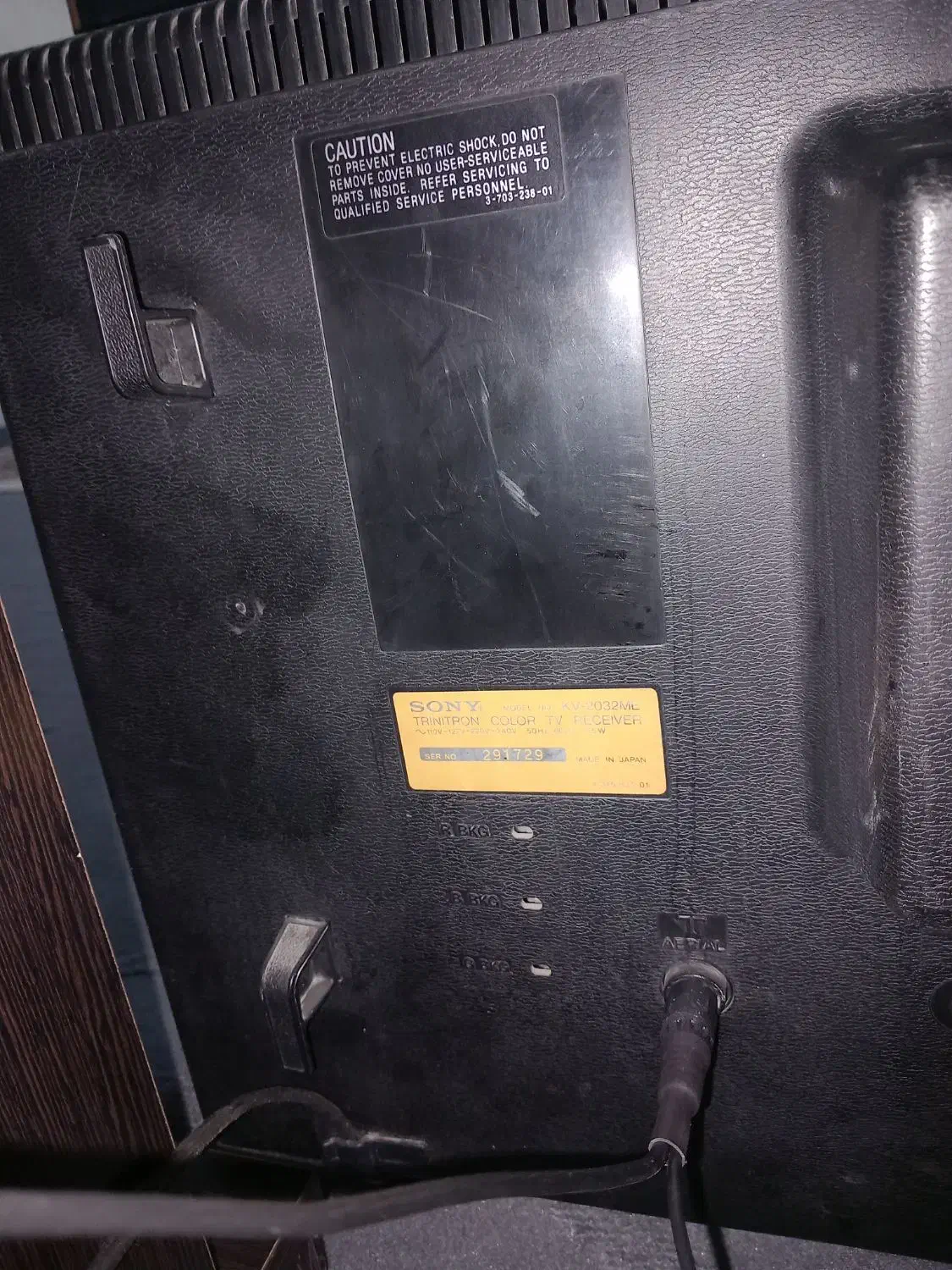 تلویزیون دور چوبی قدیمی|کلکسیون اشیاء عتیقه|آبیک, |دیوار