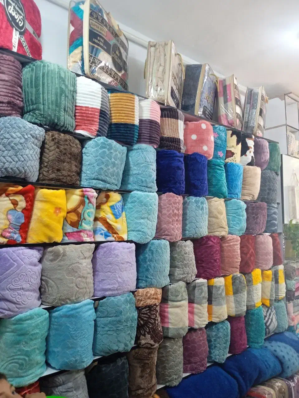 پخش پتو کیلویی(عمده و خرده)|رختخواب، بالش، پتو|سراب, |دیوار
