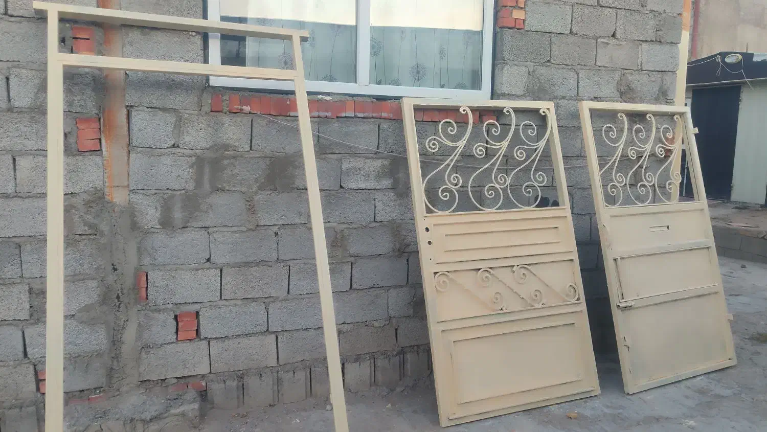 درب آهنی مستحکم درب حیات|مصالح و تجهیزات ساختمان|ورزقان, |دیوار