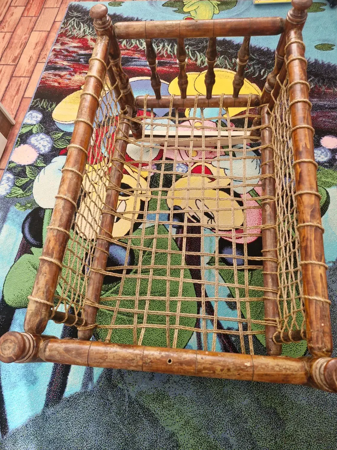 گهواره|تخت و صندلی بچه|زنجان, |دیوار