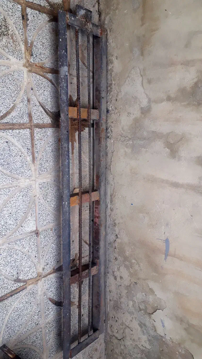 پل آهنی|ابزارآلات|آبدانان, |دیوار