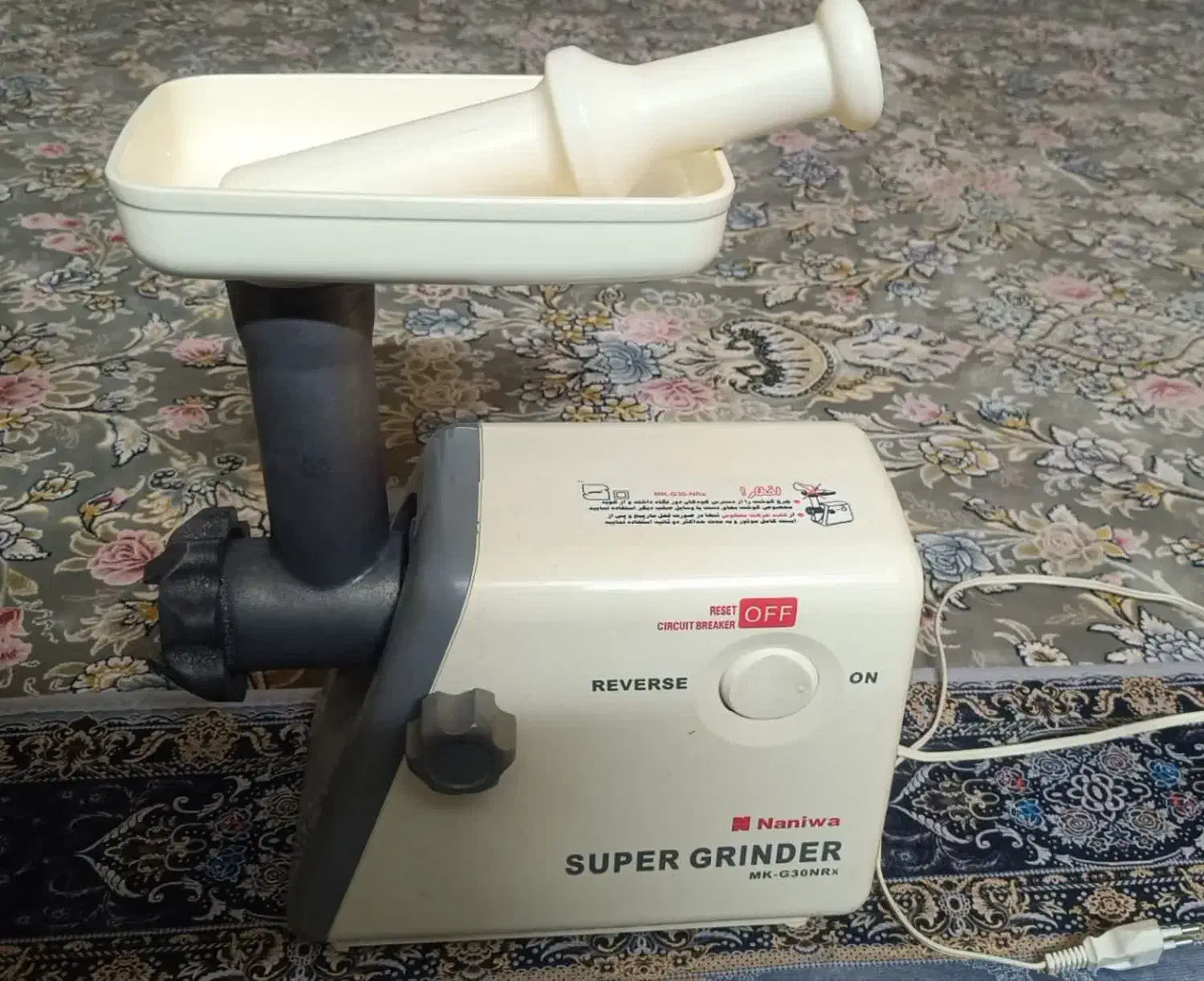 چرخ گوشت خیلی کم استفاده شده|خردکن، آسیاب، غذاساز|شاهینشهر, سعدی جنوبی|دیوار