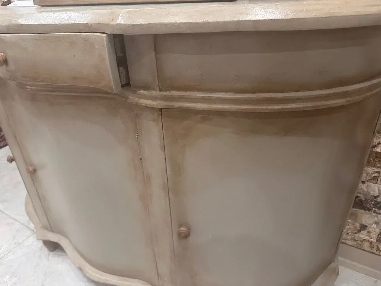 کنسول پتینه شده|بوفه، ویترین، کنسول|اندیشه, اندیشه فاز ۳|دیوار