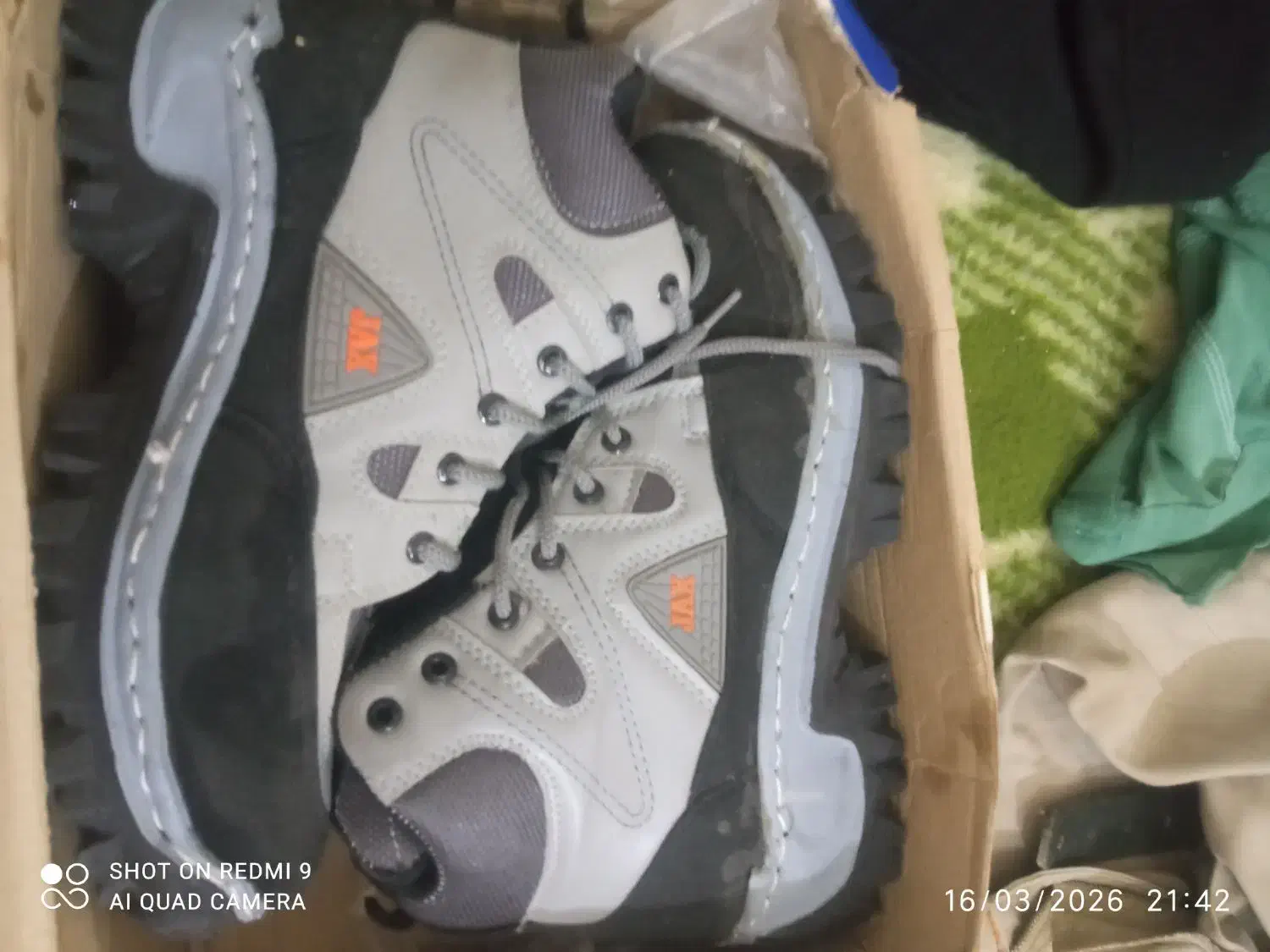 کفش|کیف، کفش، کمربند|مشهد, فردوسی|دیوار