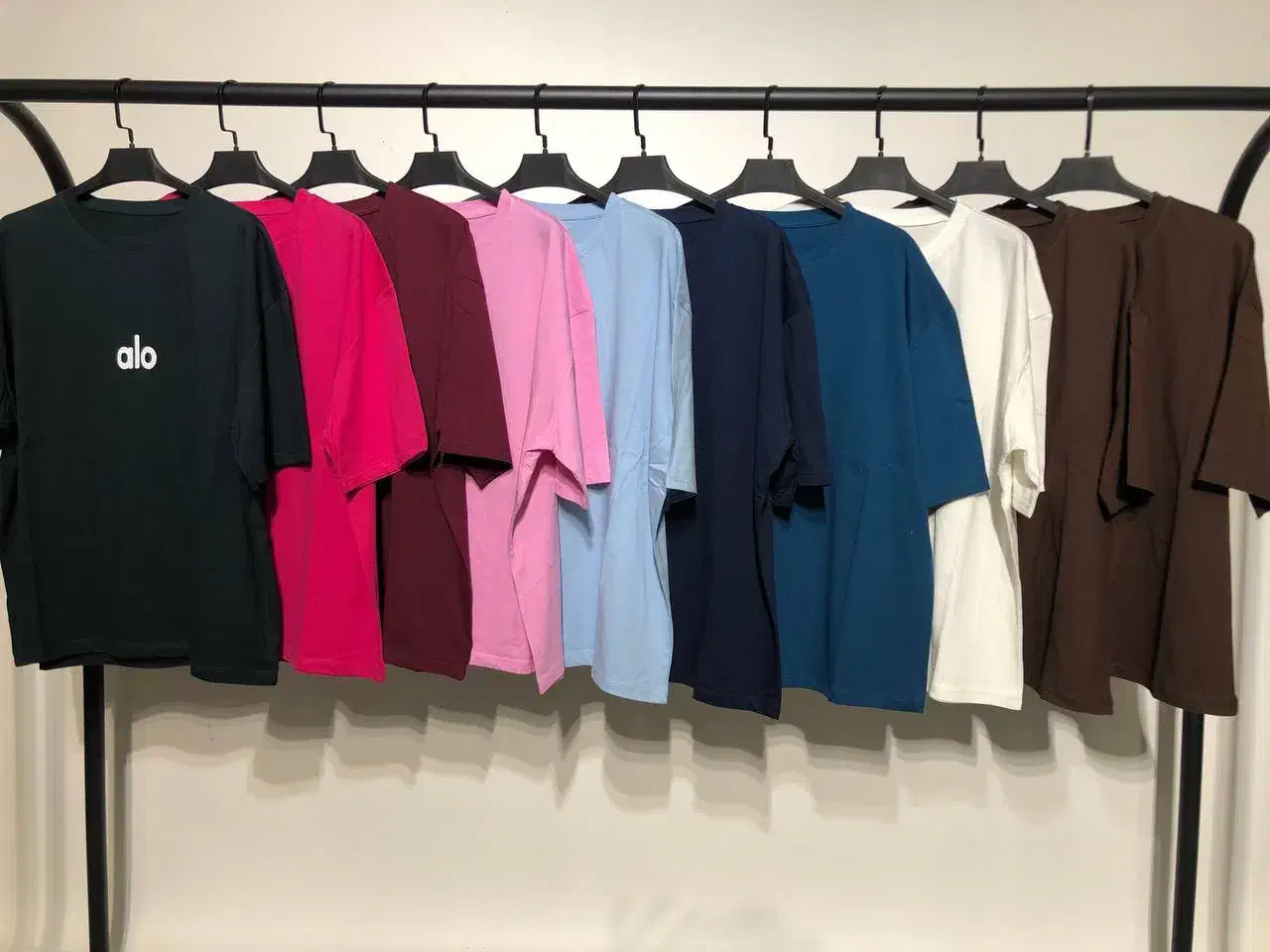 آنلاین شاپ ارائه انواع لباس زنانه مردانه با کیفیت|لباس|لشت نشا, |دیوار