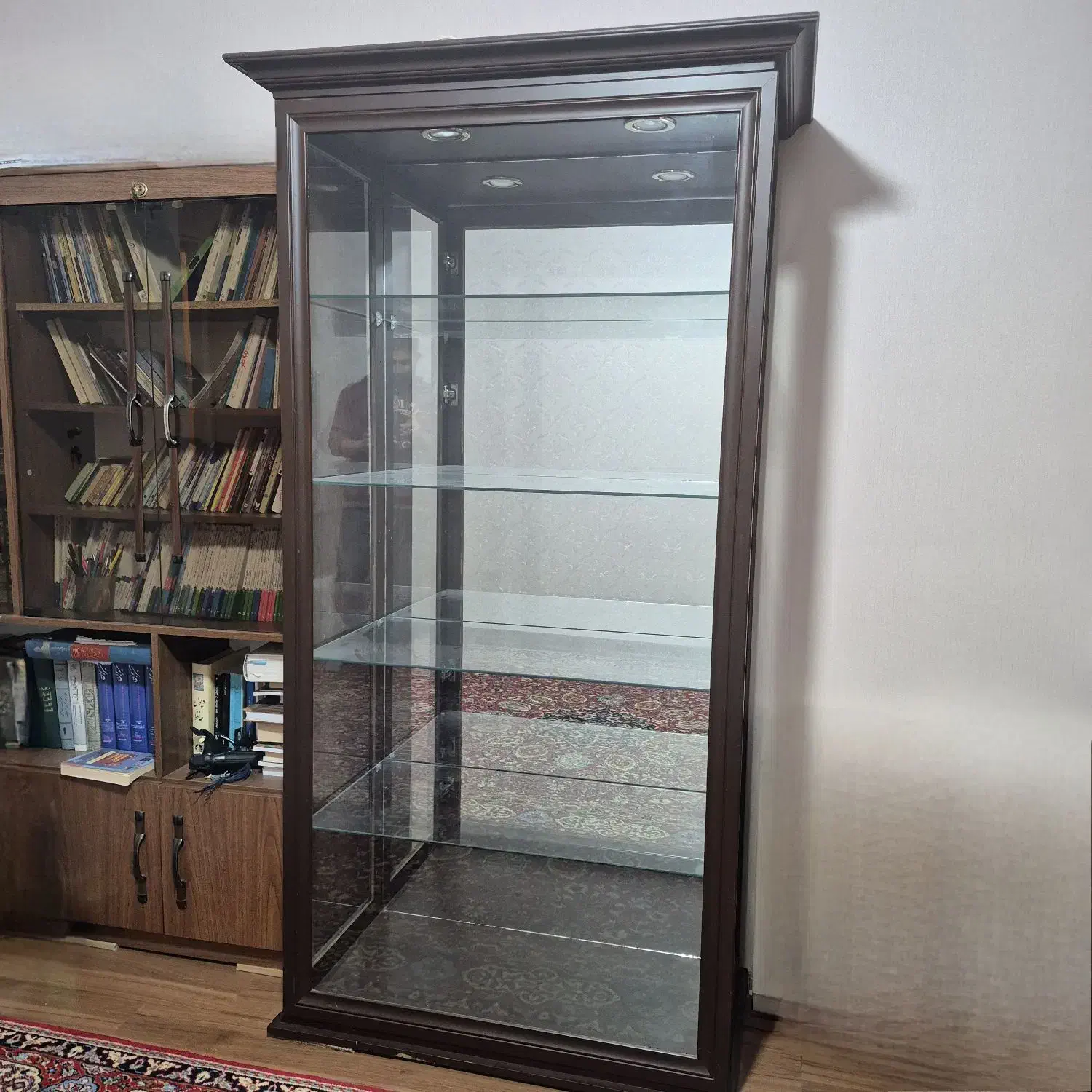 ویترین دکوری با هالوژن|بوفه، ویترین، کنسول|تهران, شهرک امید|دیوار