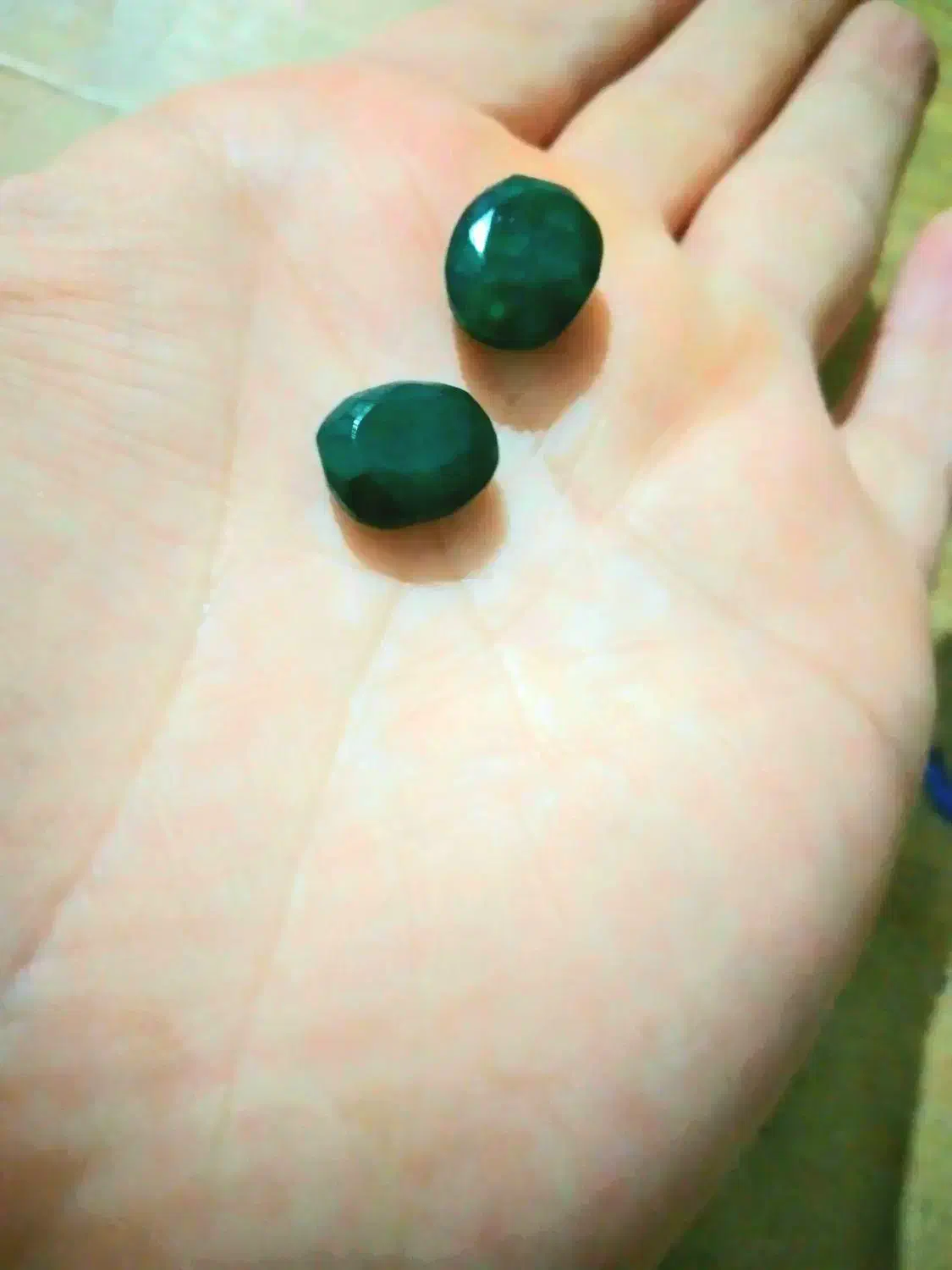 ۱۴.۳۰ قیراط زمرد بسیار خوش رنگ و خوش تراش|جواهرات|تهران, دکتر هوشیار|دیوار