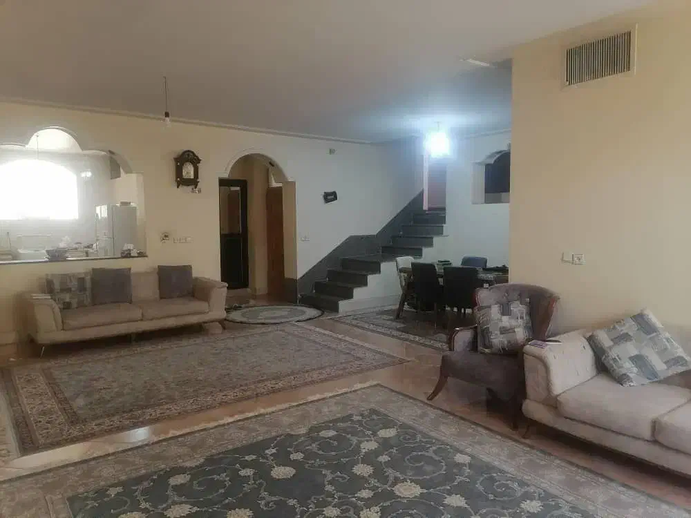منزل دوطبقه متراژ زمین 300 متر زیربنا 440 متر|فروش خانه و ویلا|شیراز, شهرک فجر|دیوار