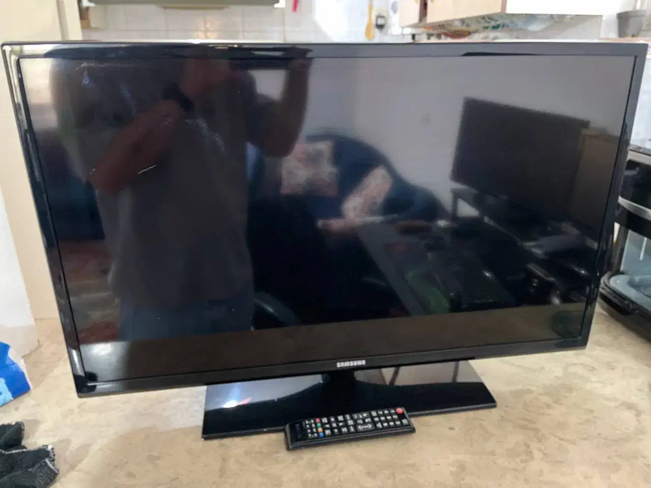 تلویزیون ۳۲ اینچ سامسونگ|تلویزیون و پروژکتور|شیراز, غدیر جنوبی|دیوار