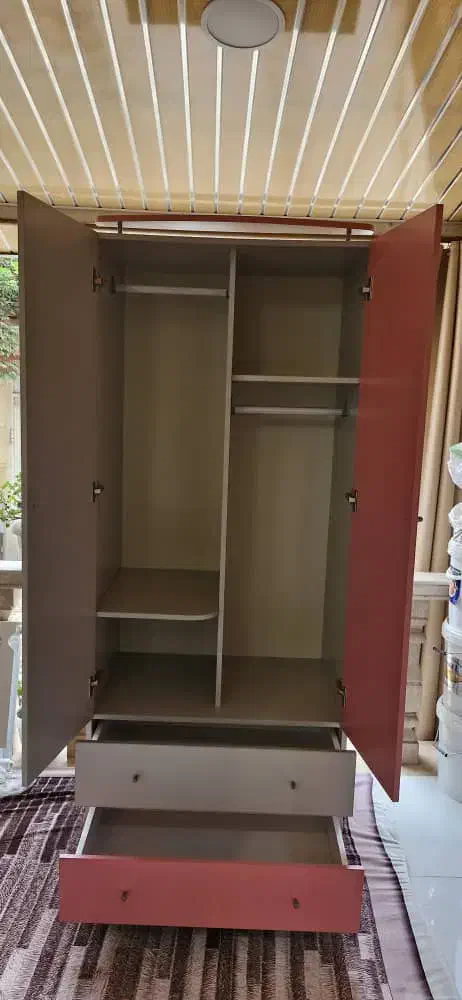 تخت و کمد ومیزتحریر برند آپادانا|اسباب و اثاث بچه|رشت, جانبازان|دیوار