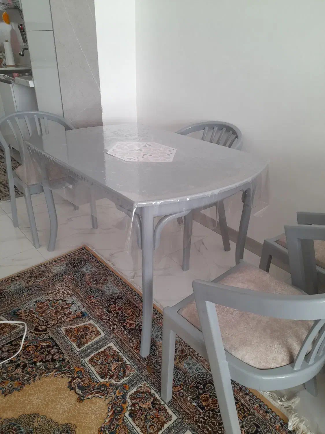 میز غذا خوری|میز و صندلی غذاخوری|خمین, |دیوار