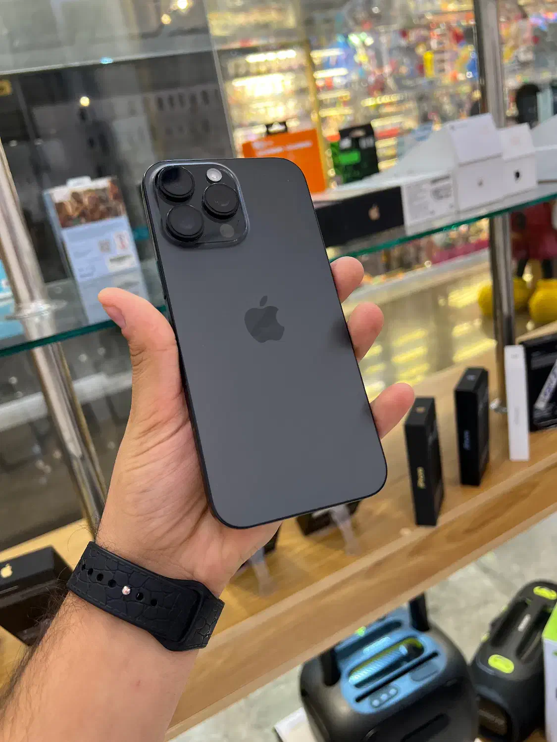 iphone 16pro max ۲۵۶گیگ با ریجستری پک اصلی|موبایل|شیراز, وصال|دیوار