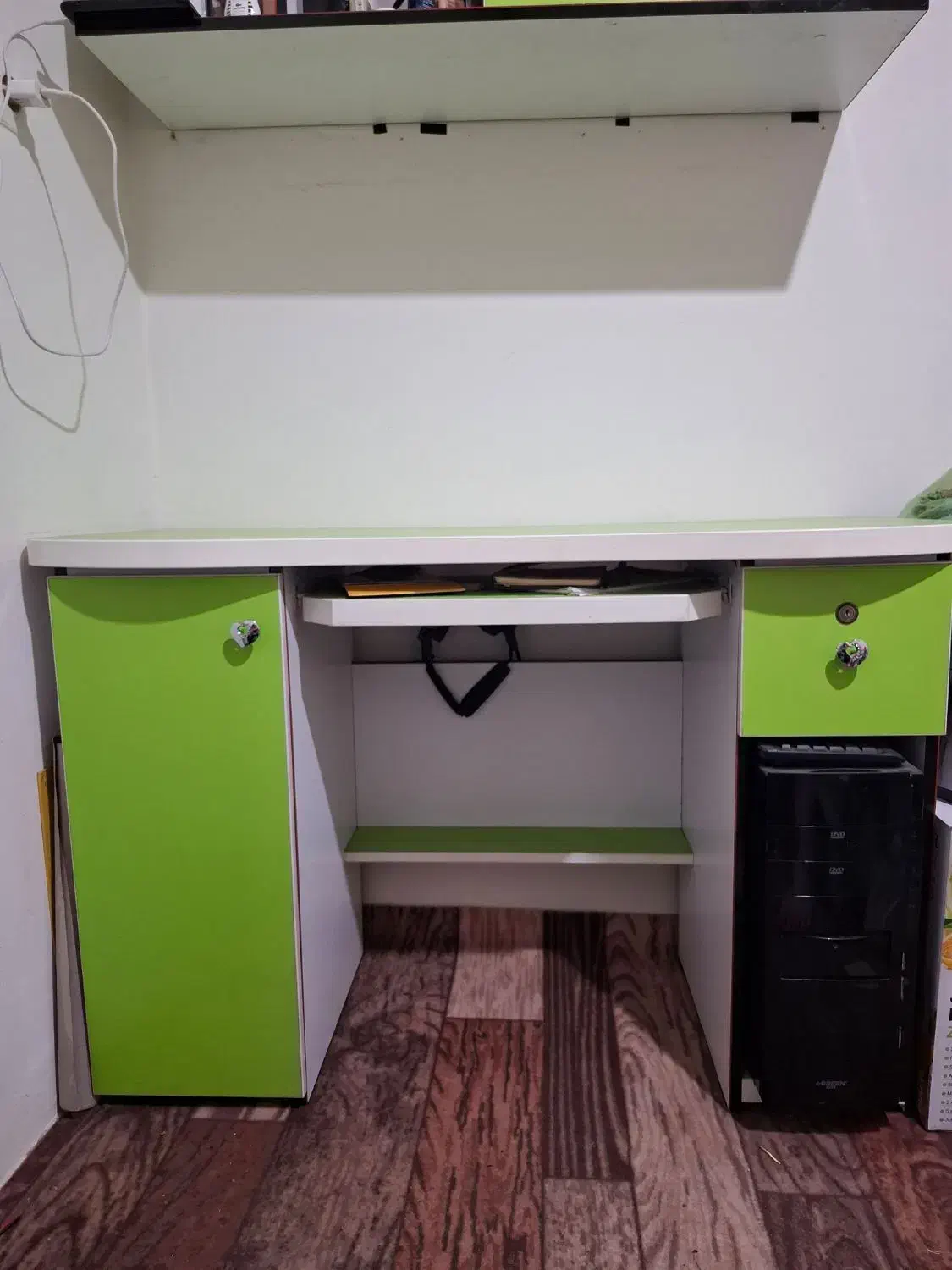 میز و کتابخانه|میز تحریر و کامپیوتر|آستانه اشرفیه, |دیوار