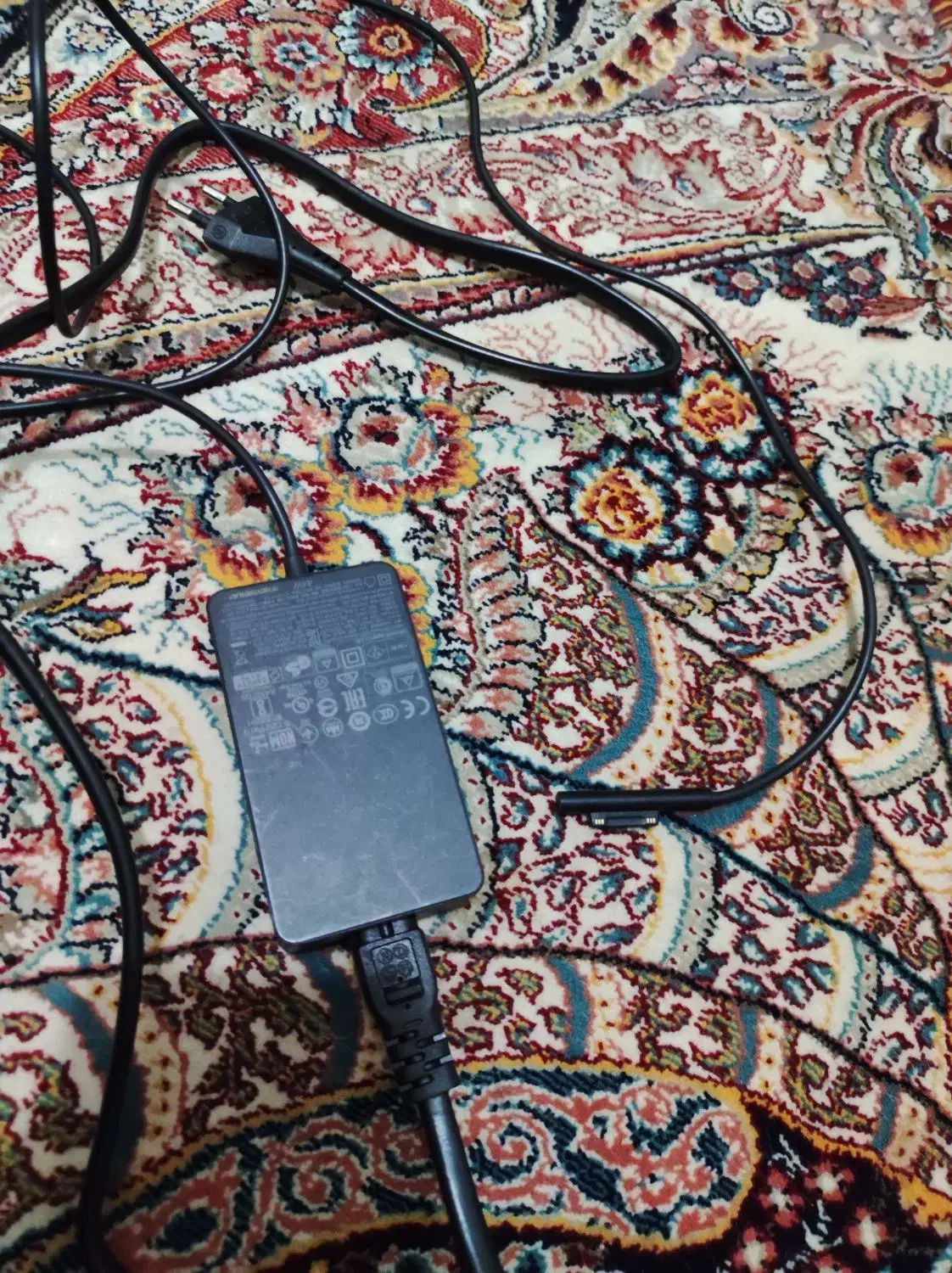 شارژر و کیبورد سرفیس پرو (۴ تا ۷)|قطعات و لوازم جانبی رایانه|بیرجند, |دیوار