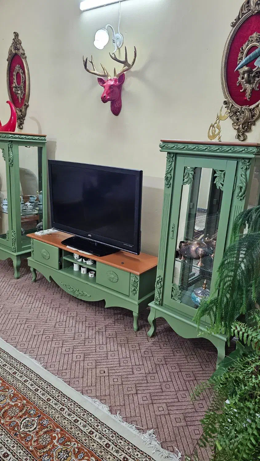 ویترین و میز تلویزیون و ساعت قدی|بوفه، ویترین، کنسول|لنگرود, |دیوار