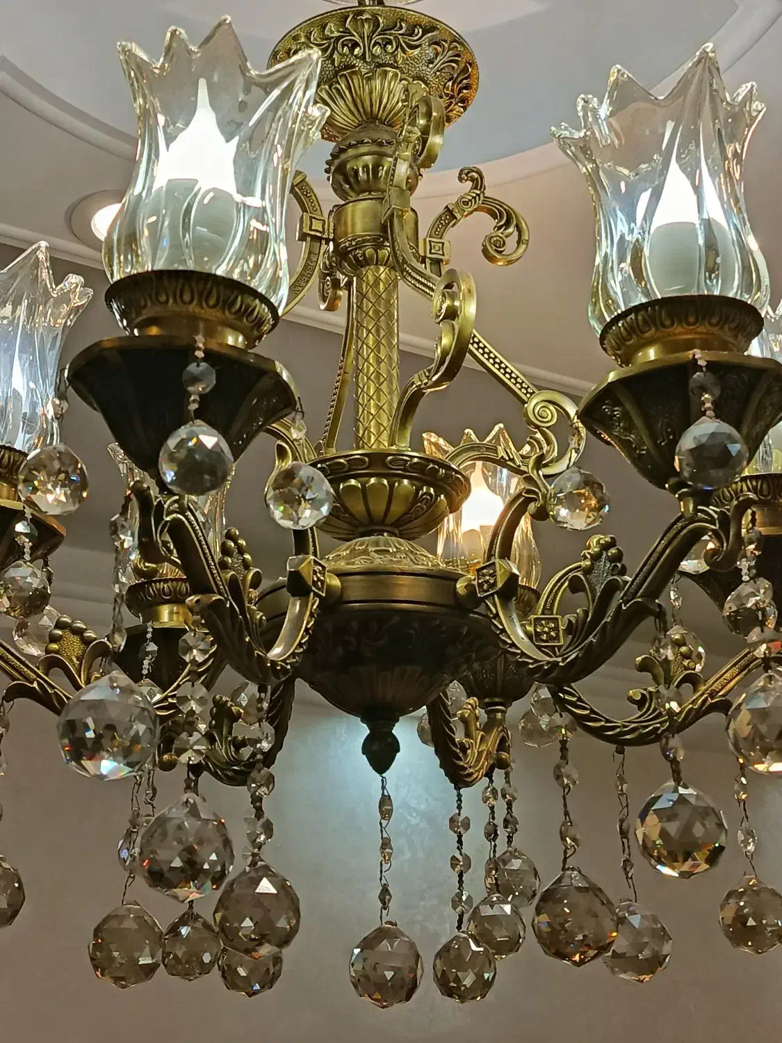 لوستر|لوستر و چراغ آویز|کرج, بنیاد|دیوار