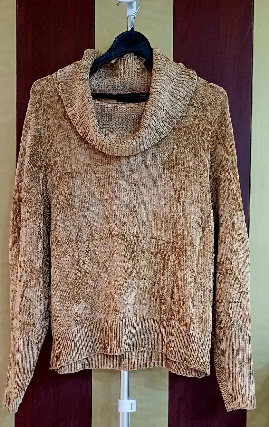 پوشاک اروپایی اورجینال|لباس|بروجن, |دیوار