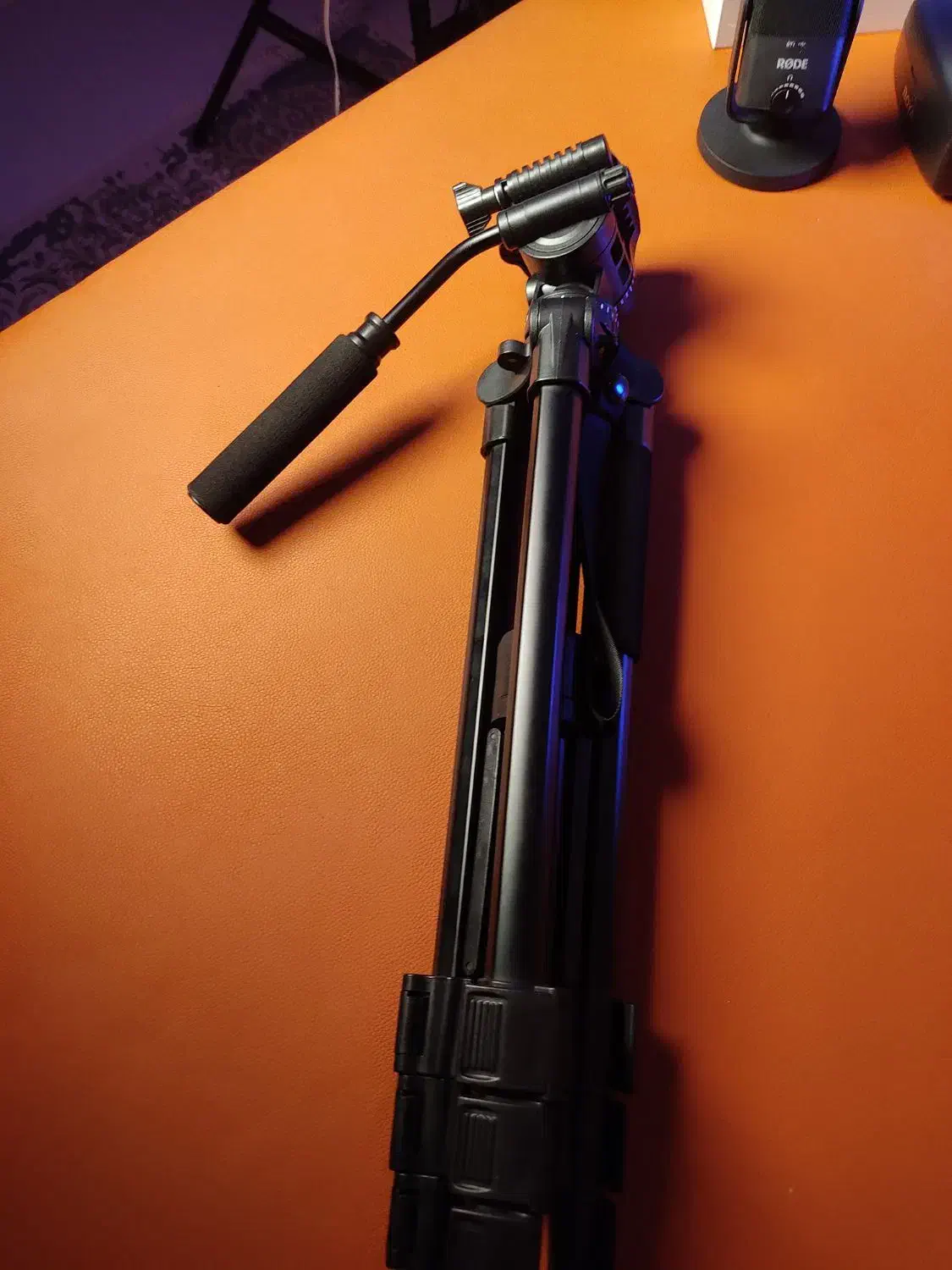 سه پایه دوربین و موبایل|لوازم جانبی موبایل و تبلت|بابل, |دیوار