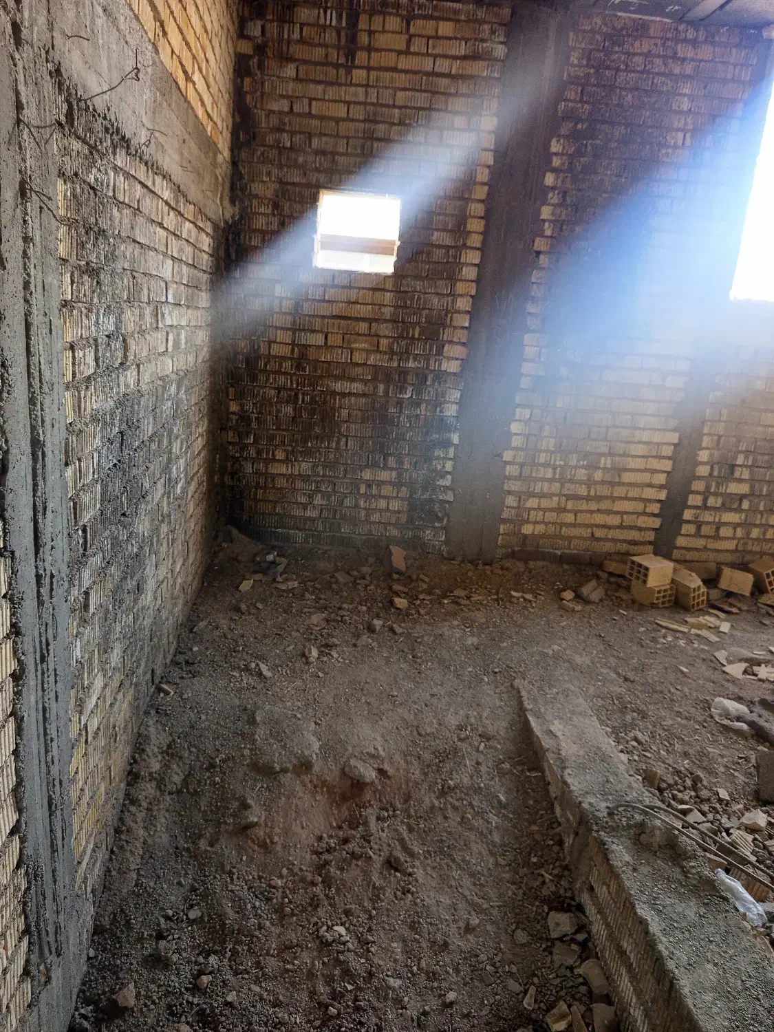 فروش یک باب مسکونی نیمه کاره|فروش خانه و ویلا|بهمن صغاد, |دیوار