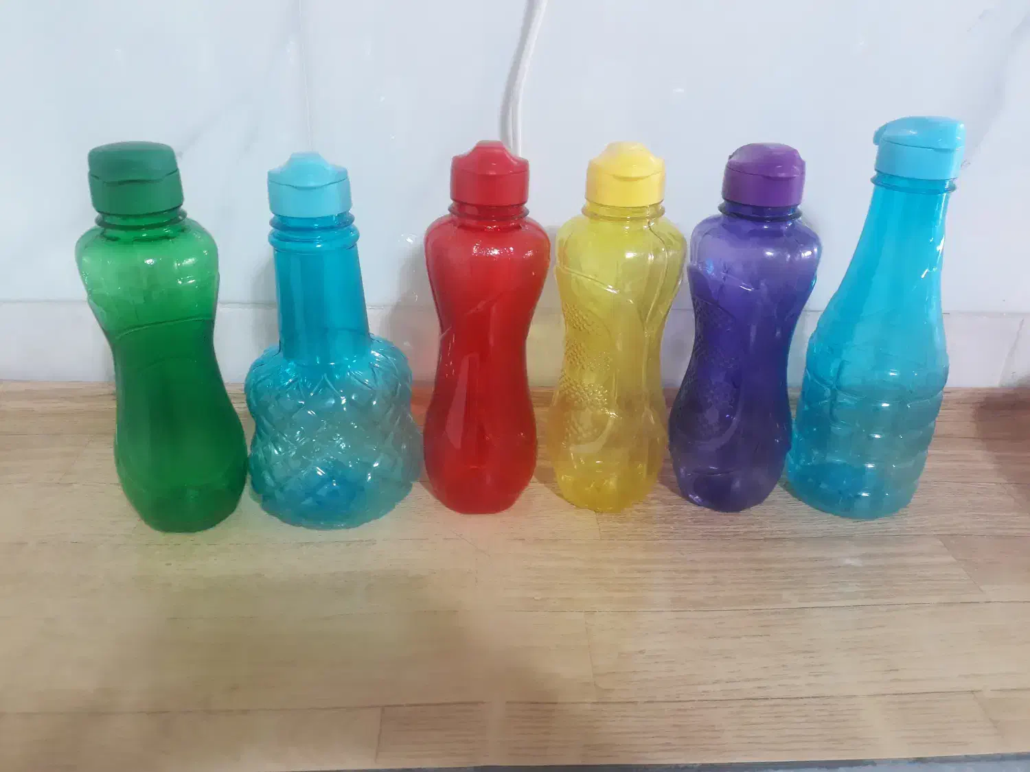 آبخوری نو|ظروف نگهدارنده، پلاستیکی، یک‌بارمصرف|بروجرد, |دیوار