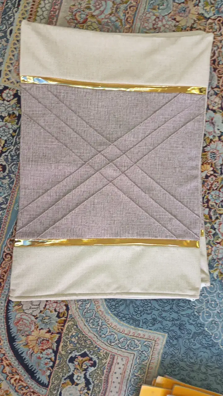 رو بالشتی|رختخواب، بالش، پتو|مسجد سلیمان, |دیوار