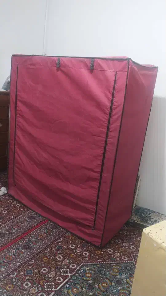 یک عدد کمد چوبی و جا رختخوابی|جاکفشی، کمد، دراور|قروه, |دیوار