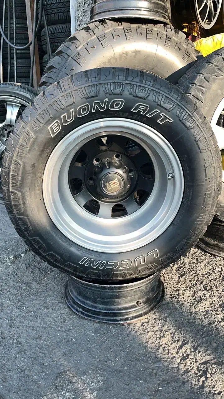 رینگ۱۵ ده اینچ ۶ پیچ با لاستیک ۲۹۵/۵۰/۱۵|قطعات یدکی و لوازم جانبی|تهران, سیروس|دیوار