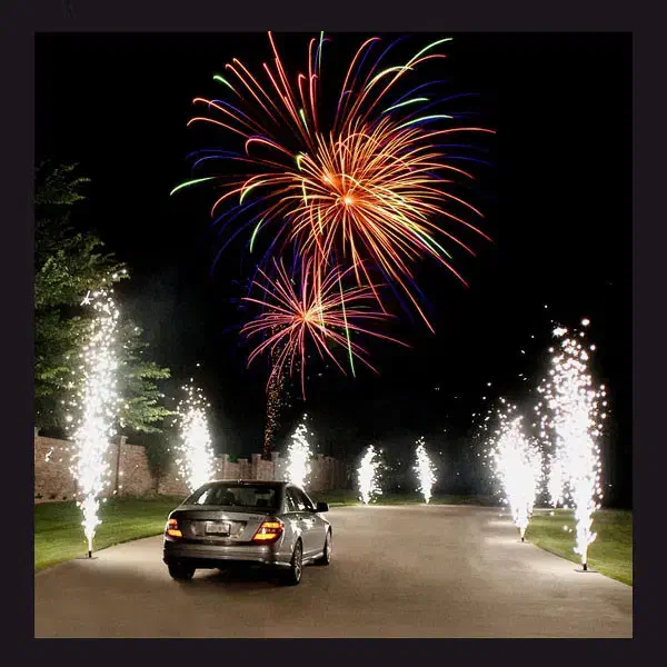 ۴ عدد فشفشه تشریفات با نصف قیمت|خدمات پذیرایی، مراسم|دوگنبدان, |دیوار