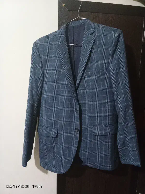 کت تک|لباس|هشتگرد, فاز ۱ مهستان|دیوار