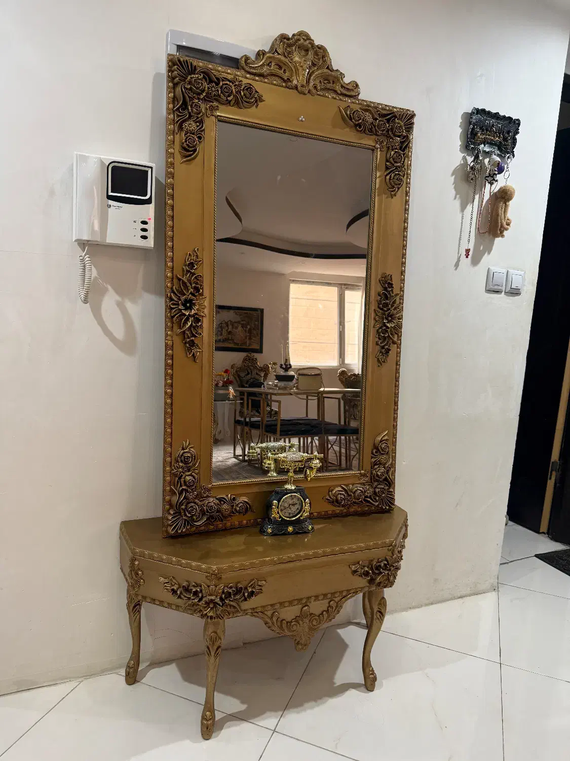 اینه کنسول چوب طلایی|مبلمان خانگی و میز عسلی|شیراز, فرهنگیان|دیوار