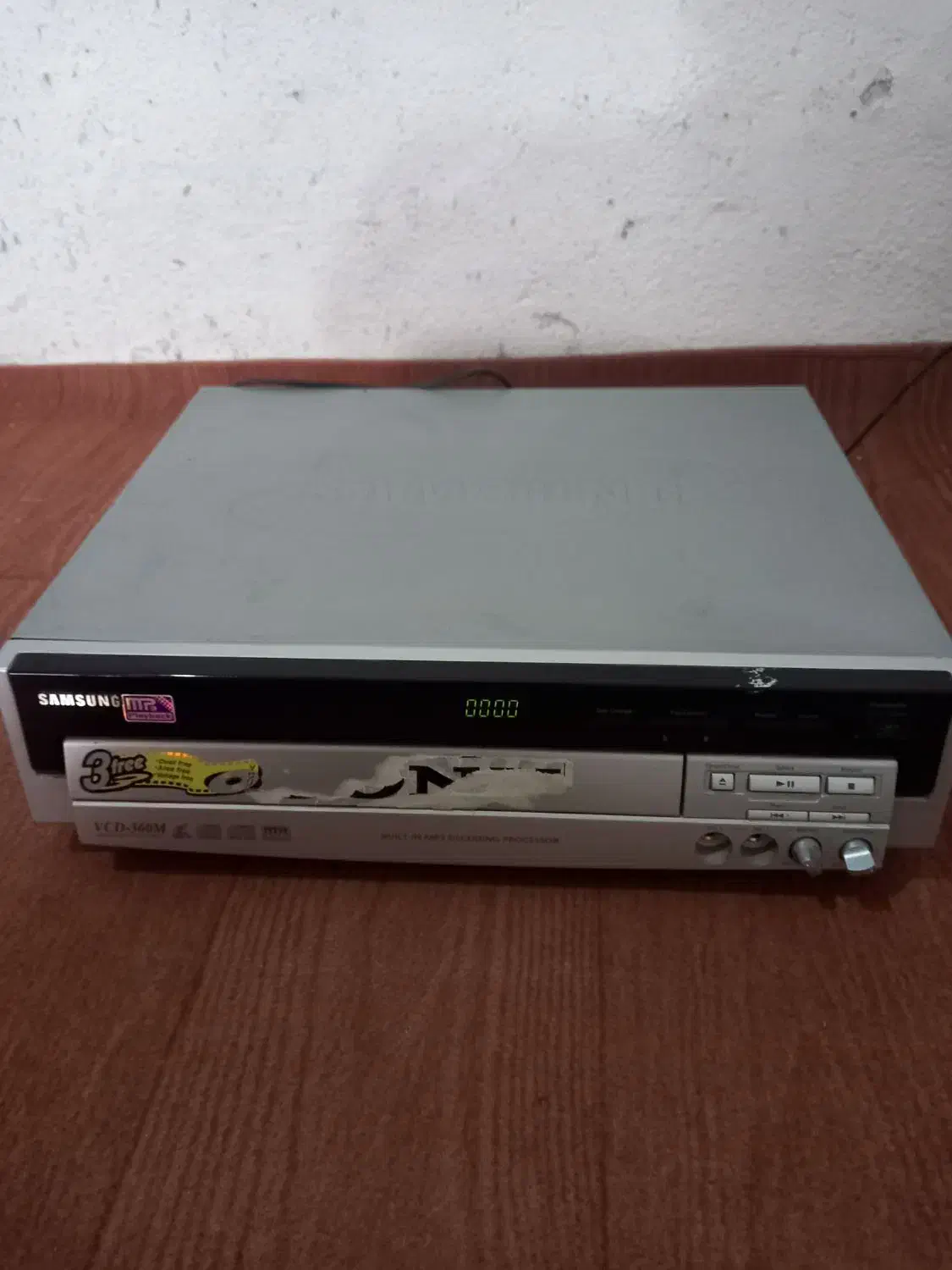 تلویزیون و دستگاه سی دی قدیمی عتیغه|سیستم صوتی خانگی|ساوه, |دیوار