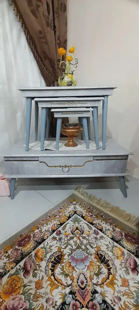 مبل ۷نفره و جلو مبلی میز عسلی و پرده و میز تلفن|مبلمان خانگی و میز عسلی|کاشمر, |دیوار