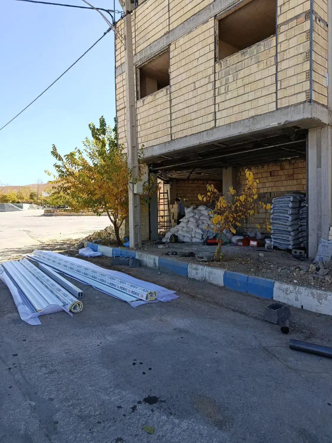 نصب خدمات انواع درب های اتوماتیک (کرکره‌)|خدمات پیشه و مهارت|اصفهان, خرم|دیوار