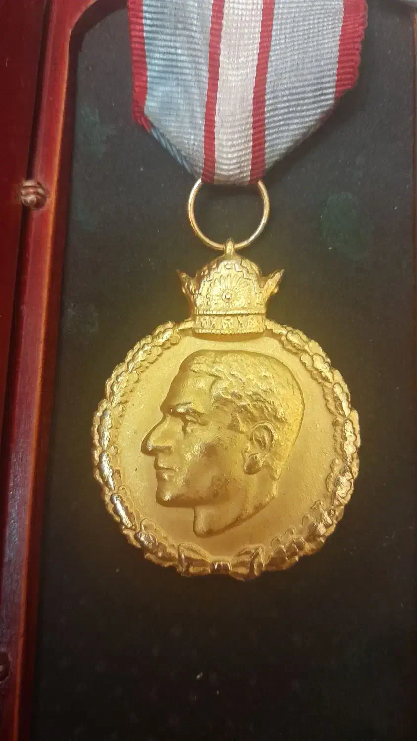 مدال پهلوی ،|کلکسیون اشیاء عتیقه|تهران, پردیسان|دیوار